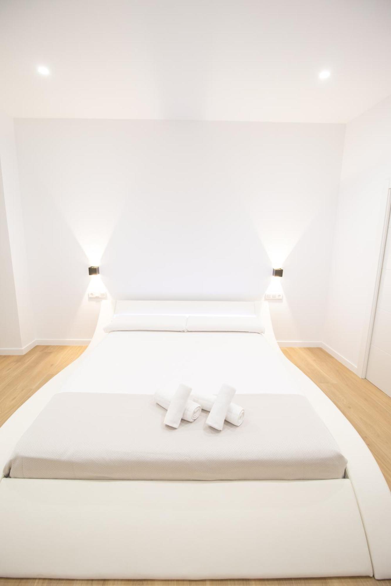 Bedtime Suites By Concept Flats Valencia Exterior photo